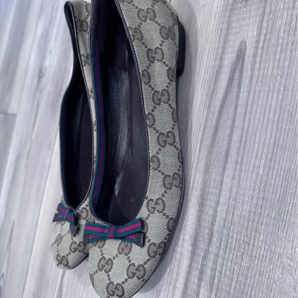 Gucci Women's Logo Ballet Flats with Bows 38.5